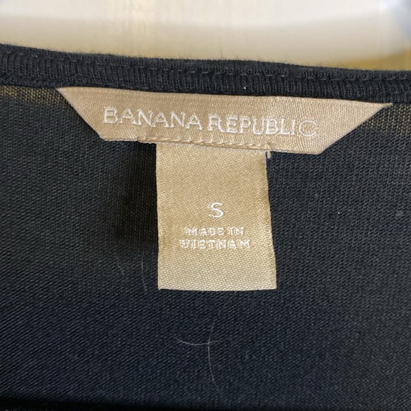 Banana Republic Black Sleeveless Top with side zipper size small - Picture 2 of 6